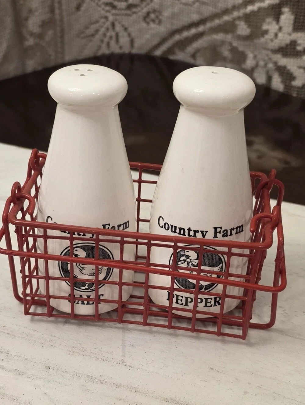 Vintage Country Farm Ceramic Milk Bottle Salt & Pepper Shakers Red Caddy Duck